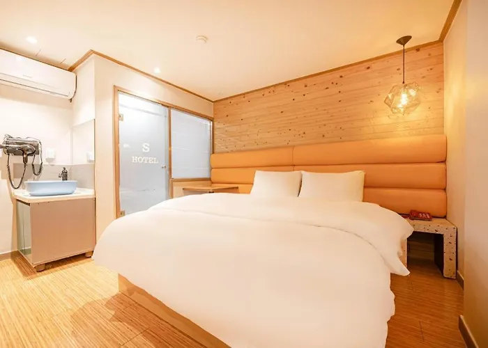 S Shinchon Motel 3*