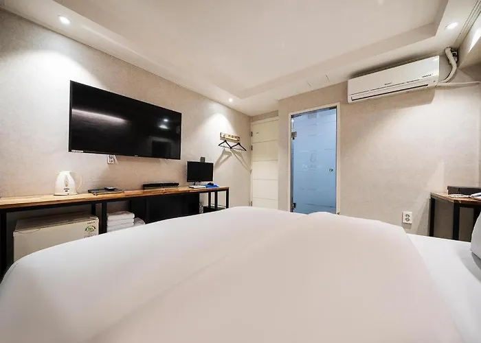 S Shinchon Motel 3*