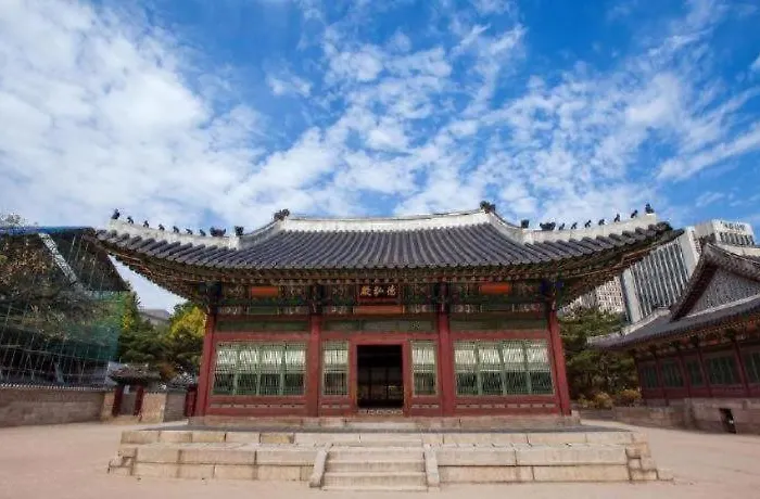 S Shinchon Seoul