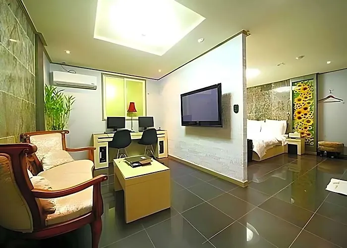 S Shinchon Motel 3*