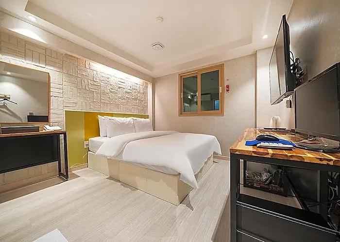 Motel S Shinchon 3*