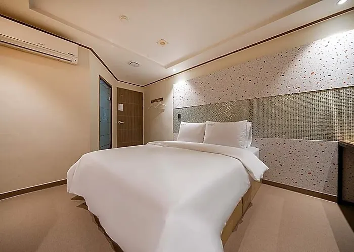 S Shinchon 3* Seoul