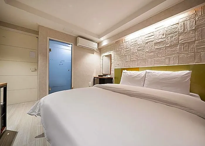 Motel S Shinchon 3*